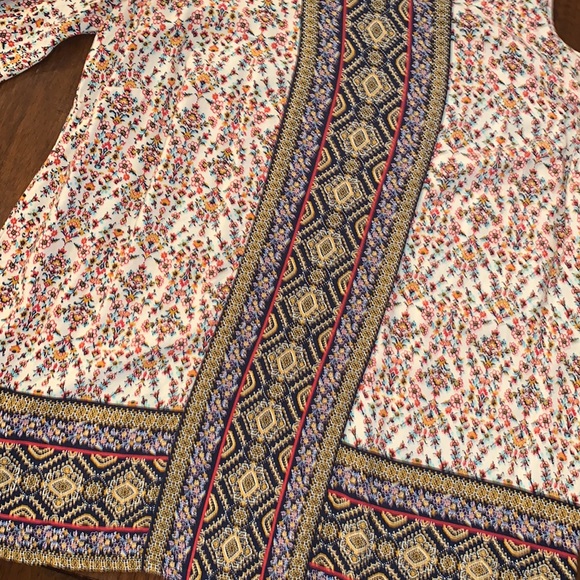 Petite Small St. John’s Bay Open Shoulder Shirt. - Picture 4 of 4